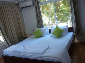 Batuta Maldives Surf View pensión Thulusdhoo Exterior foto
